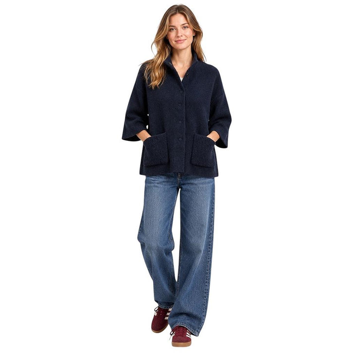 Anneclaire chaqueta de punto de mujer azul marino — vista frontal en modelo